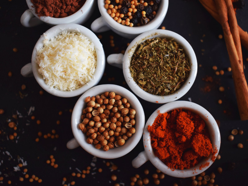 Épices et aromates naturels